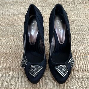 Anthropologie Brand New satin sleek crystal embellished bow pump Great Style‼️❤️